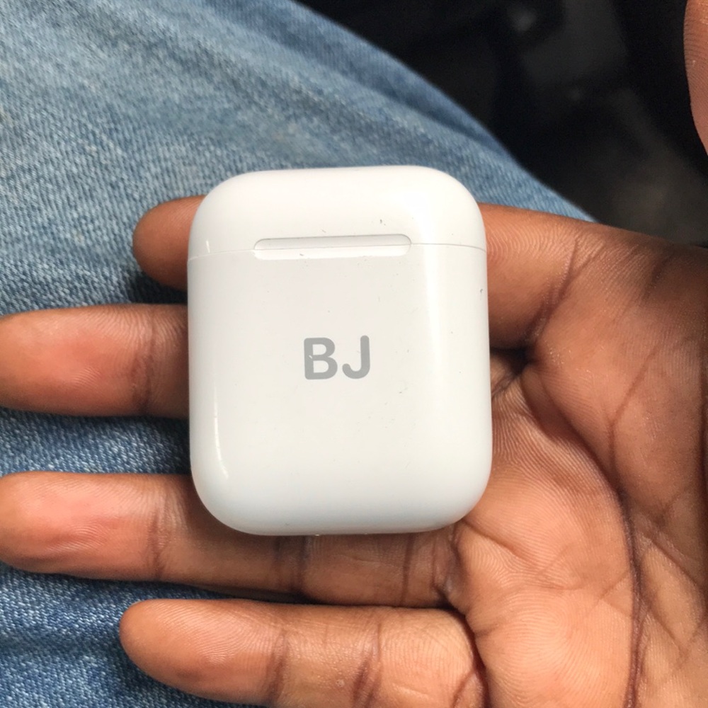 AirPods